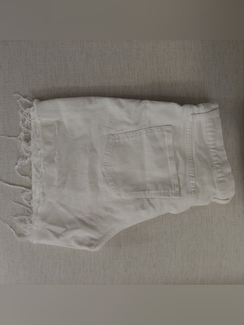 GAP Women's  Mid Rise Shorts in White Size 12 B-253